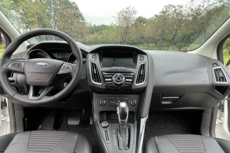 Used Ford Focus 2018 Sedan Classic 1.6L Automatic Trendy SmartDrive Edition