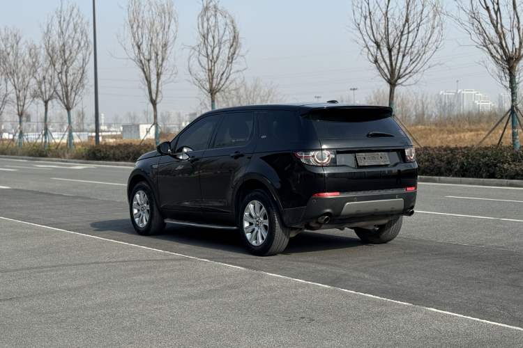 Used Land Rover Discovery Sport 2016 2.0T SE Exterior 3