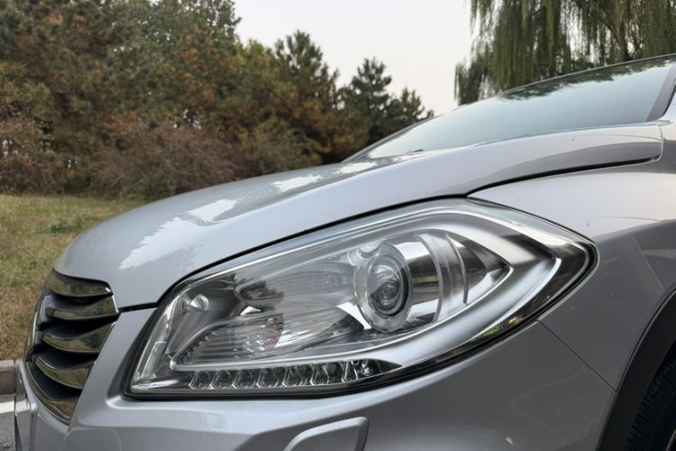 Used Suzuki S-Cross 2014 1.6L CVT Four-Wheel Drive Luxury Version
