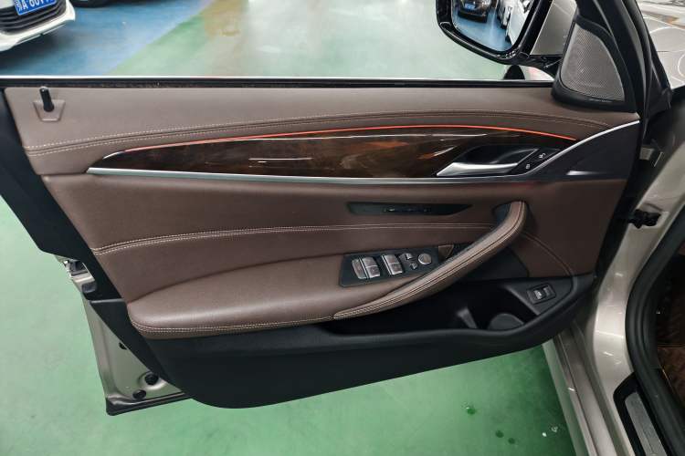 Used BMW 5 Series 2020 525Li Luxury Package