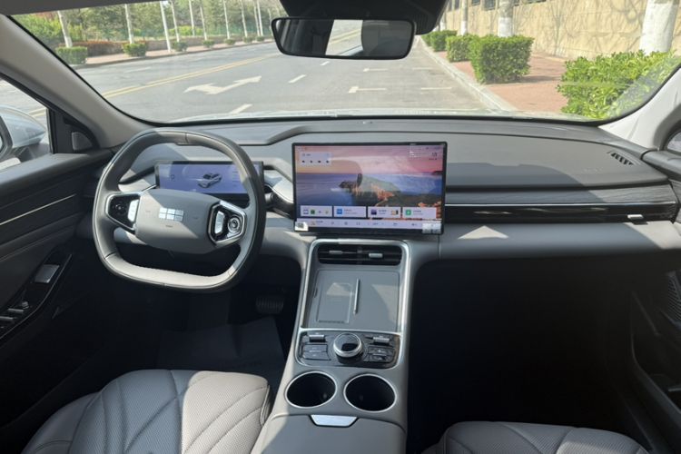 Used Geely Galaxy L6 2025 EM-i 140km Starship Edition Interior 2