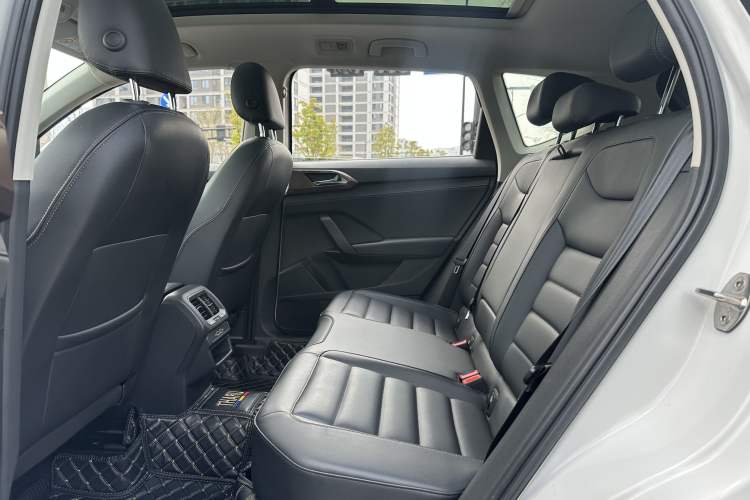 Used Volkswagen Tharu 2020 330TSI All-Wheel-Drive Luxury Edition China VI Standard
