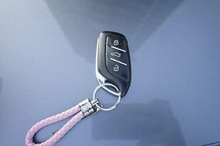 Used Roewe i6 MAX 2020 300TGI Automatic "Swell Cool Smart Drive" Edition
