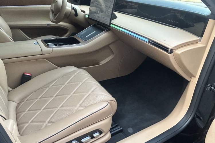 Used Hima Stelato S9 2025 Extended-Range Max Interior 4