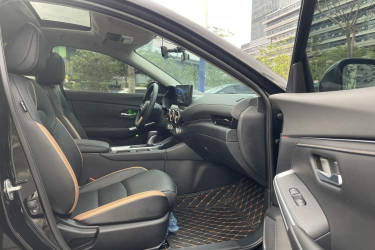 Used Nissan Sylphy 2023 1.6L CVT Black Gold Edition Interior 1