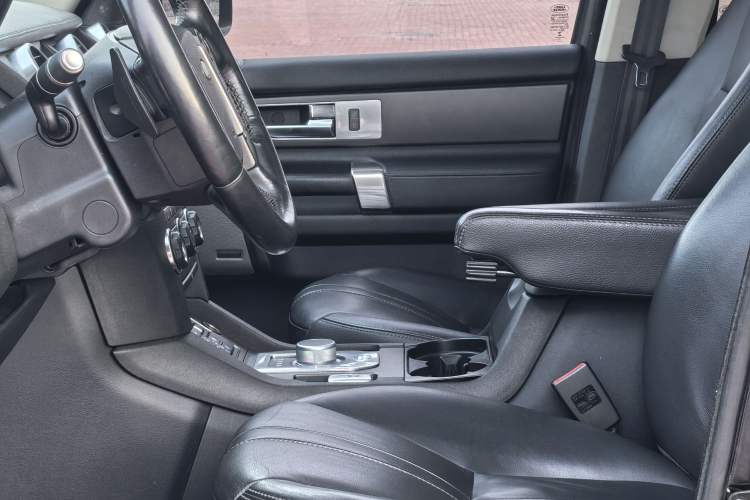 Used Land Rover Discovery 2016 3.0 SC V6 SE
