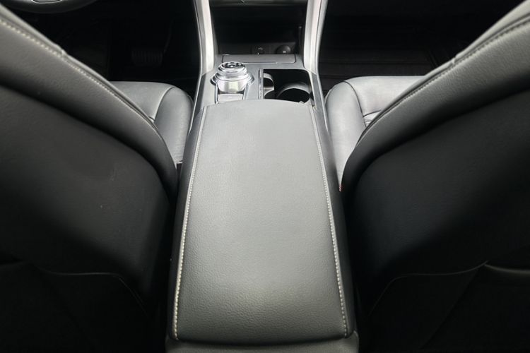 Used Ford Mondeo 2017 EcoBoost 180 Stylish Model Interior 1