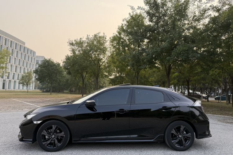 Used Honda Civic 2021 HATCHBACK 220TURBO CVT Trendy Cool Edition
