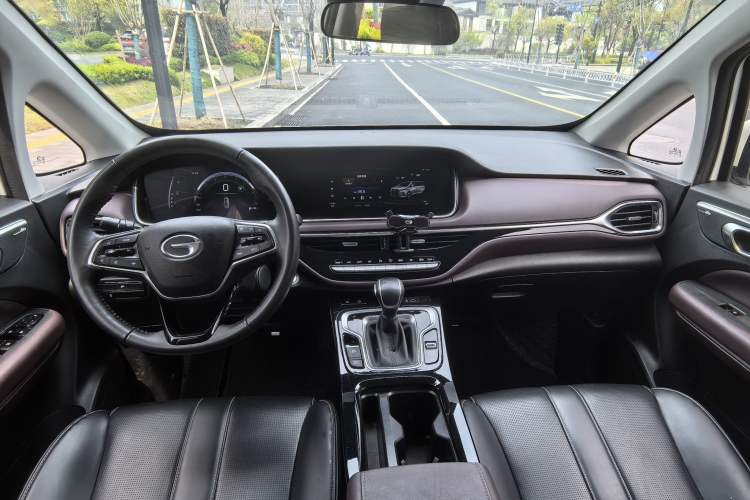 Used GAC Trumpchi M6 2023 PRO 270T DCT Luxury Edition Interior 2