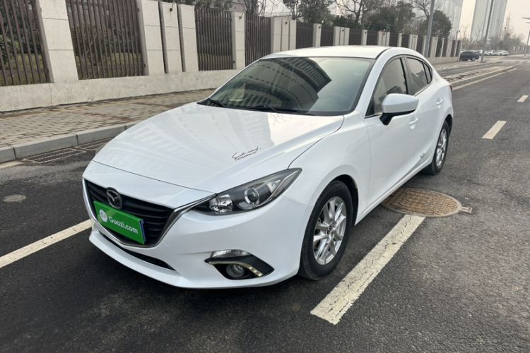 Used Mazda 3 Axela 2016 Sedan 1.5L Manual Comfort Model
