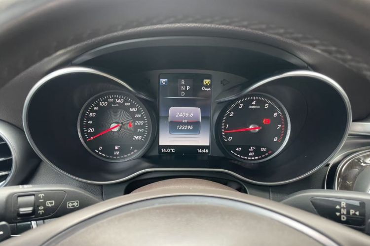 Used Mercedes-Benz GLC 2017 GLC 260 4MATIC Luxury Model Odometer Close Up