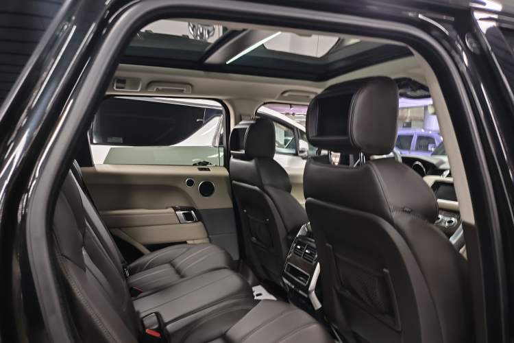 Used Land Rover Range Sport 2017 3.0 SC V6 HSE Interior 4