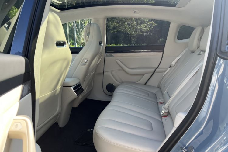 Used Hima Luxeed R7 2024 All-Electric 736 km Ultra
