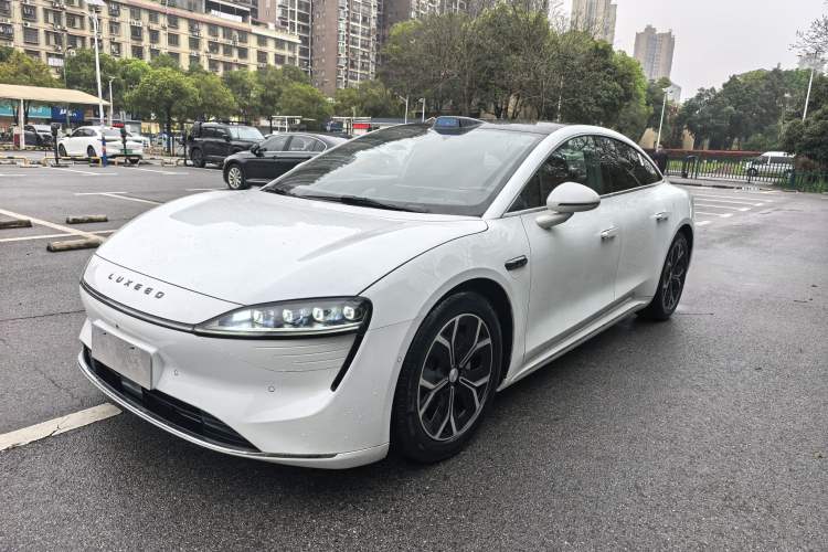 Used Hima Luxeed S7 2025 855 km Max