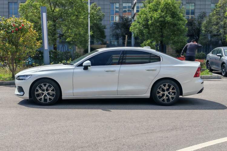 Used Volvo S60 2024 B4 Zhiyi Luxury Edition