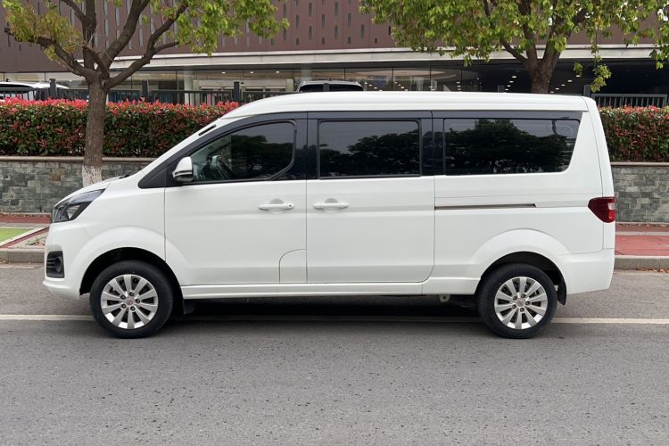 Used Jinbei Gold Hiace M Classic 2022 1.5L Engineering Lion Passenger Vehicle 6 Seats Exterior 4