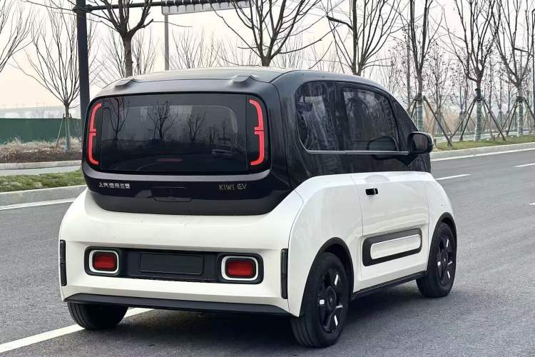 Used Baojun KiWi EV 2022 Artist Lite Edition Lithium Iron Phosphate
