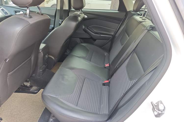 Used Ford Focus 2017 Sedan 1.6L Manual Fashion Edition Smart Drive Version