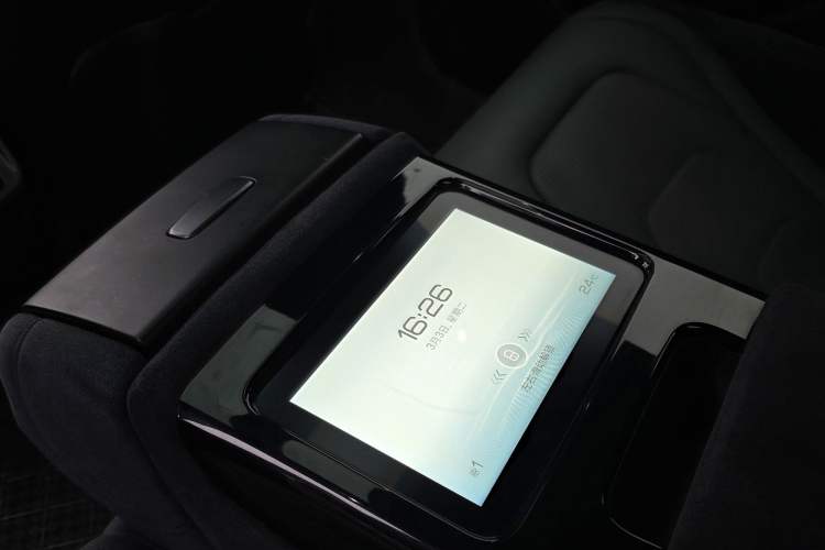 Used BYD Han 2022 EV 610 km All-Wheel-Drive Qianshan Cui Limited Edition
