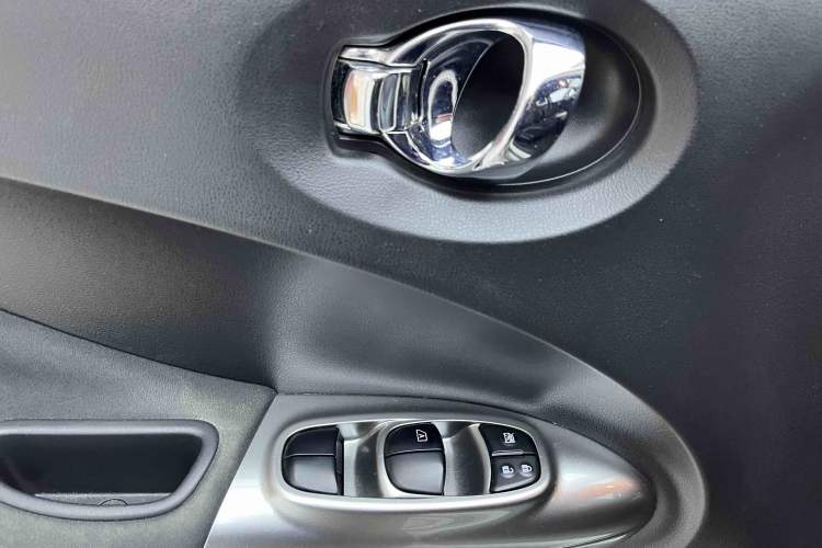 Used Infiniti ESQ 2014 1.6L Spontaneous Edition