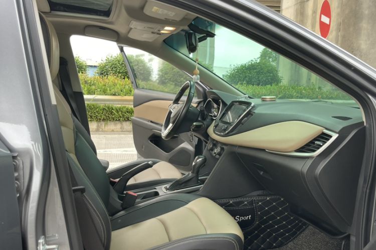 Used Chevrolet Monza 2020 320 Automatic Enjoyment Edition Right Front Seat