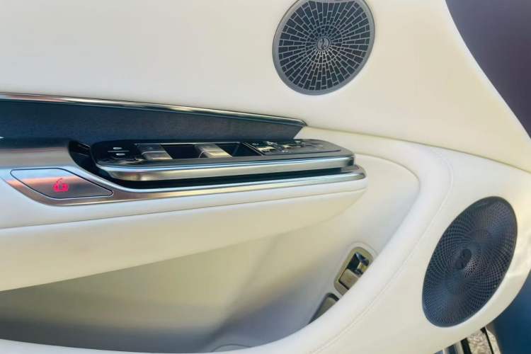 Used Yangwang U7 2025 EV Four-Seat Flagship Edition