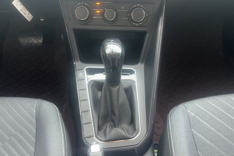 Used Volkswagen Lavida 2023 New Sharp 1.5L Automatic Excellent New Edition Gear Lever