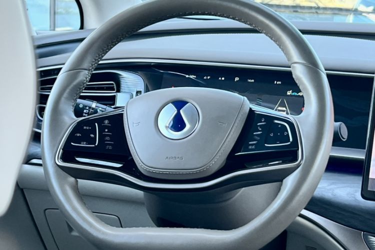 Used Denza D9 2022 DM-i 1040 Prestige Model