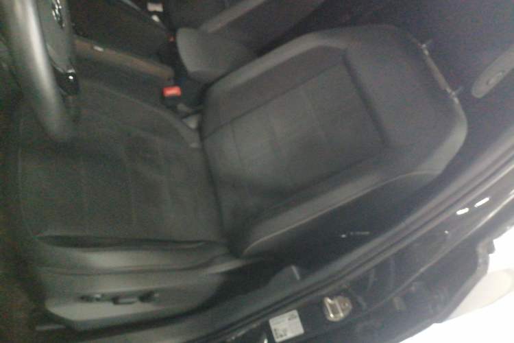 Used Volkswagen T-ROC 2020 280TSI DSG Two-Wheel-Drive Luxury Version
