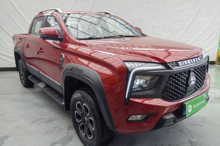 Used Sinotruk BOLDEN 2024 Passenger Version 2.0T Automatic Diesel 4x4 Standard Wheelbase Luxury Edition