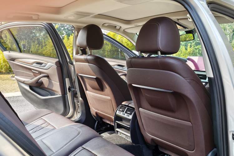 Used BMW 5 Series 2021 530Li Leading Luxury Package Interior 5