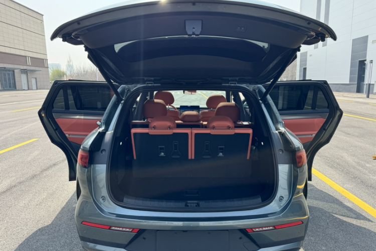 Used BYD Tang L 2025 EV with 670 km Range LiDAR and Premium Features
