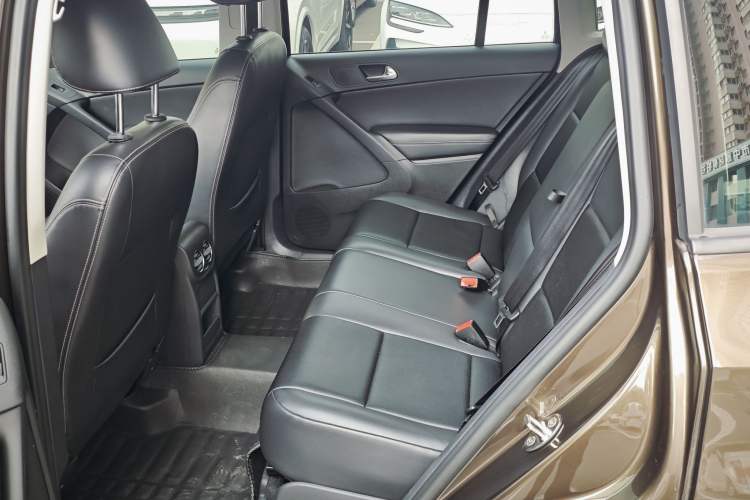 Used Volkswagen Tiguan 2017 300TSI Automatic Two-Wheel Drive Silk Road Luxury Edition Interior 6