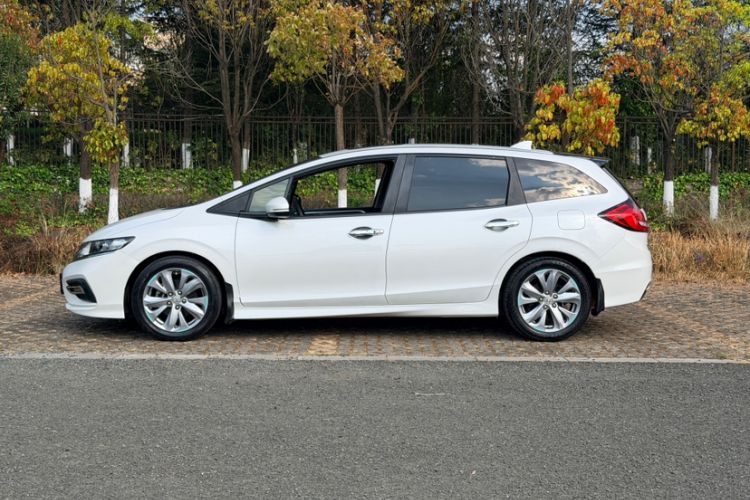 Used Honda Jade 2017 1.8L automatic Comfort version 5 seats Exterior 5