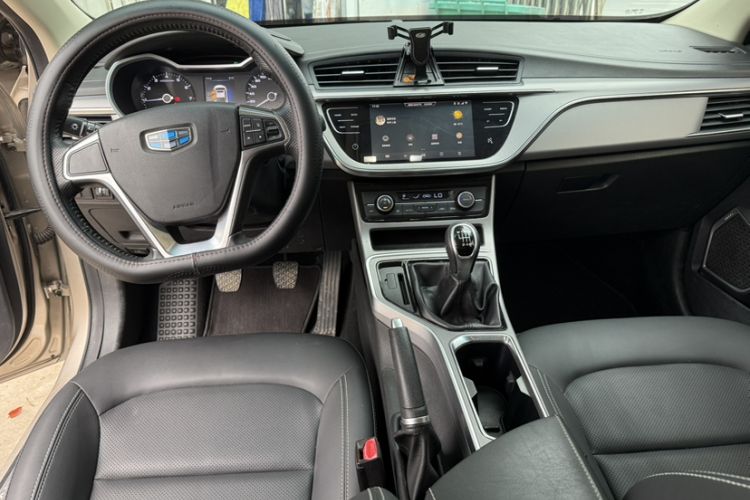 Used Geely Auto Emgrand GL 2018 1.8L Manual Elite Smart Connectivity Version Interior 2