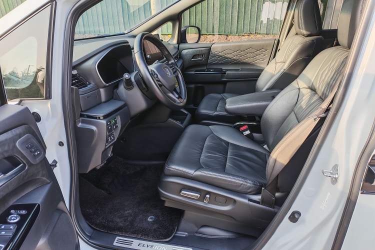Used Honda Elysion 2024 2.0L eHEV Ultimate Edition