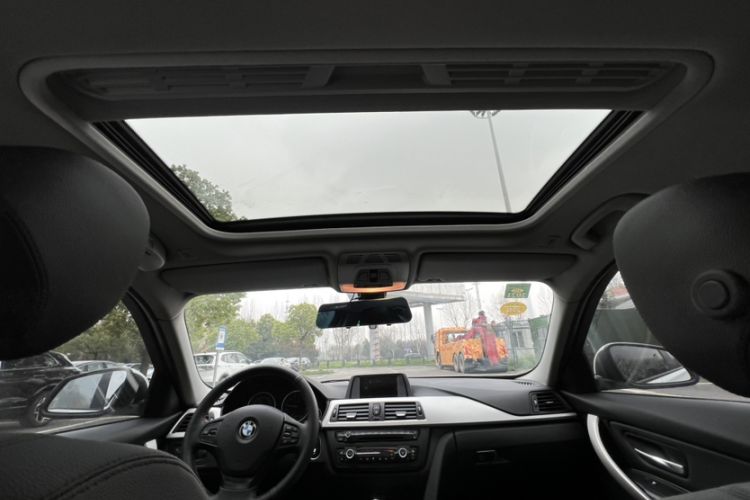 Used BMW 3 Series 2015 320i Fashion Model