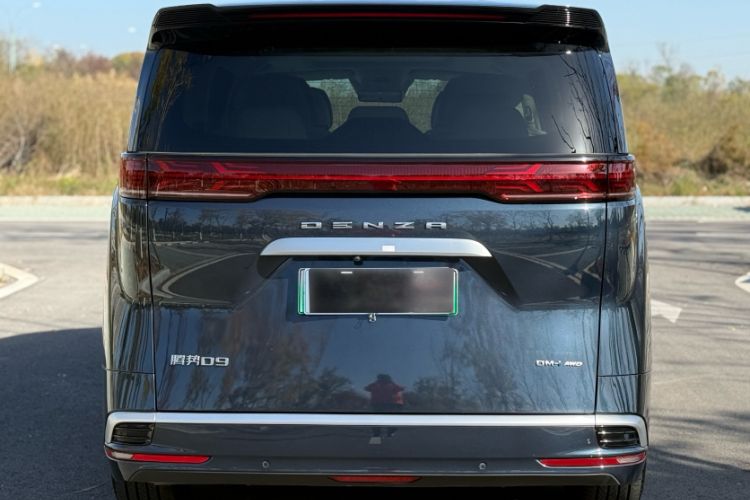 Used Denza D9 2024 DM-i 980 Four-Wheel Drive Flagship Model