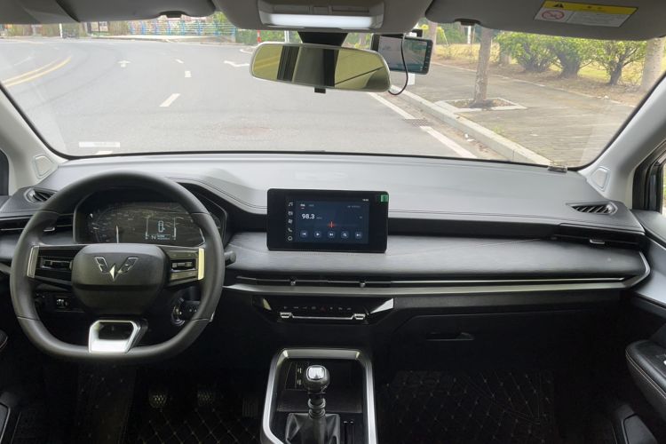 Used Wuling Jiachen 2022 1.5T Manual Light Enjoyment Dynamic Version
