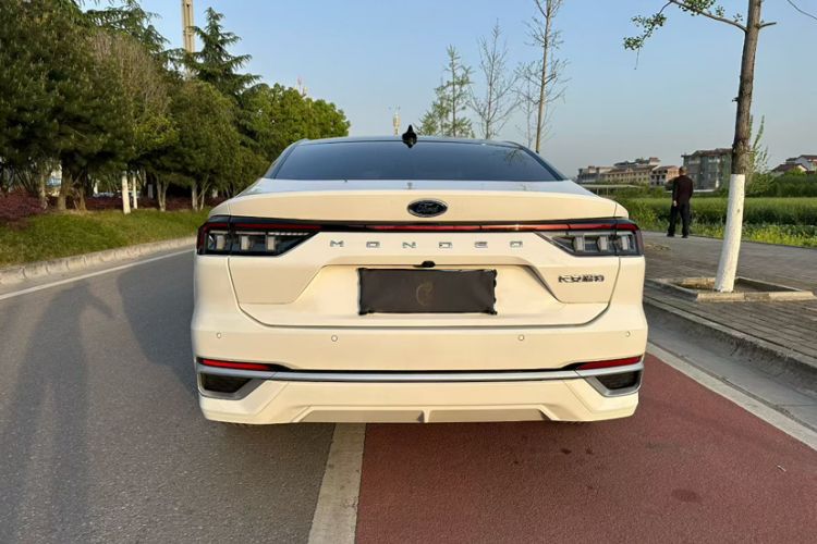 Used Ford Mondeo 2023 EcoBoost 245 Luxury Model Exterior 4