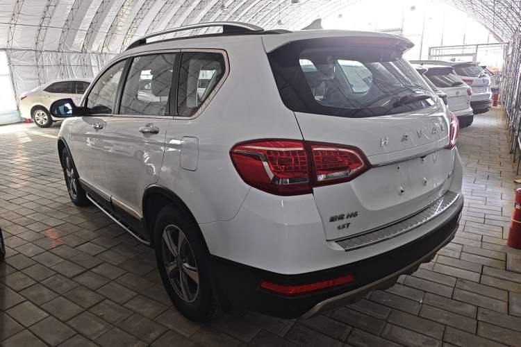 Used Haval H6 2015 Revised Version Sport Edition 1.5T Manual Transmission Two-Wheel Drive Elite Grade Exterior 3