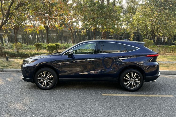 Used Toyota Harrier 2022 2.0L CVT Two-Wheel Drive Luxury Edition