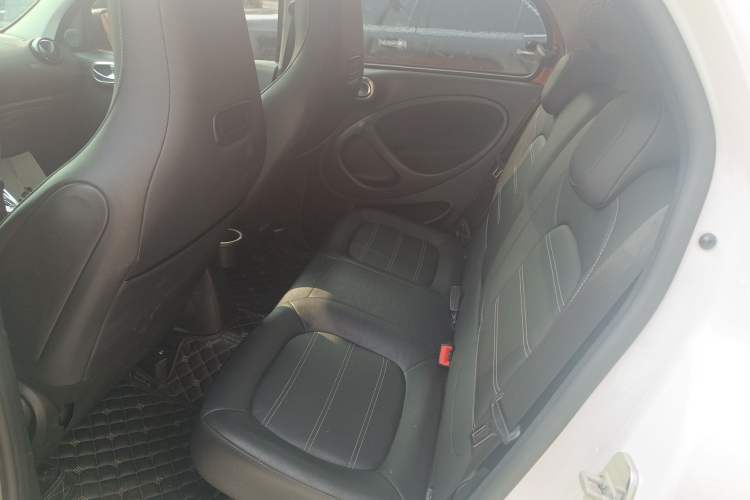 Used smart forfour 2016 0.9T 66 kW Pioneer Edition