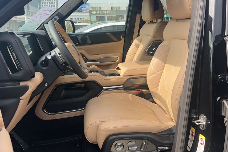 Used Formula Leopard 8 2025 Smart & Brave Flagship Edition 6 Seats
