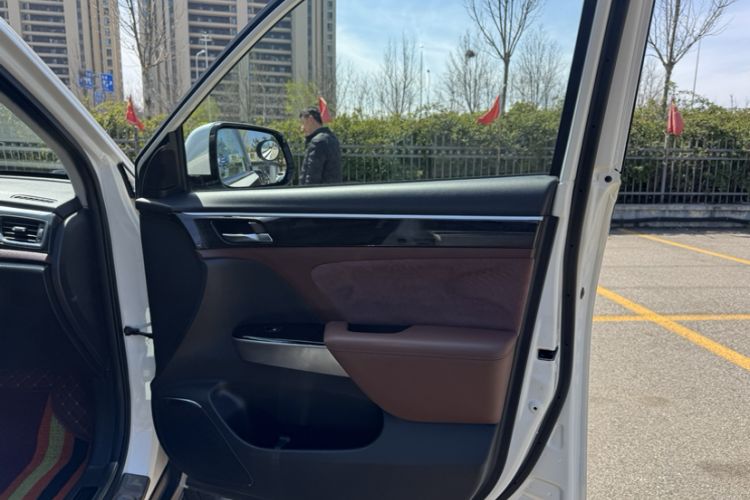 Used GAC Trumpchi GS8 2017 320T Four-Wheel Drive Luxury Smart Connectivity Version (7 Seats) Interior 12