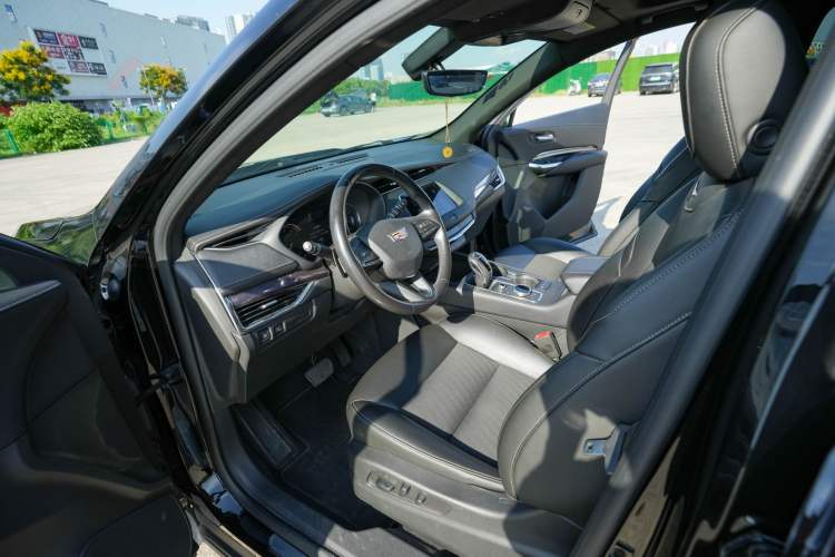 Used Cadillac XT4 2018 28T Two-Wheel Drive Tech Version