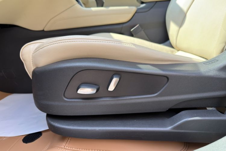 Used Cadillac XT5 2018 25T Luxury Model