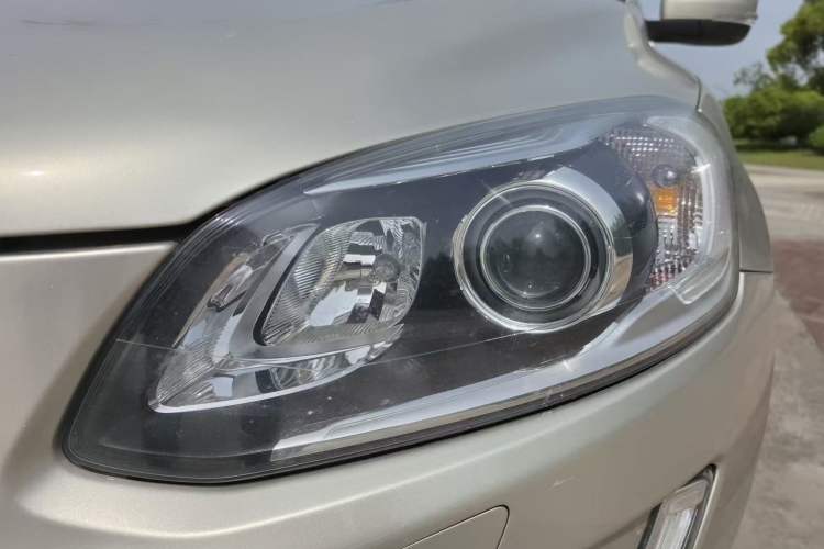 Used Volvo XC60 2017 T5 AWD Smart Upgrade Model Exterior 7