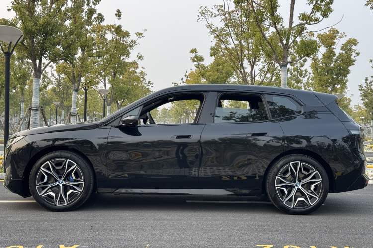 Used BMW iX 2023 xDrive40
