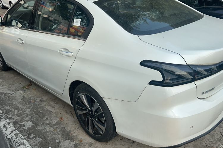 Used Peugeot 408 2022 1.6T Light-Chasing Edition
